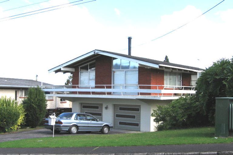 Photo of property in 19 Jaemont Avenue, Te Atatu South, Auckland, 0610