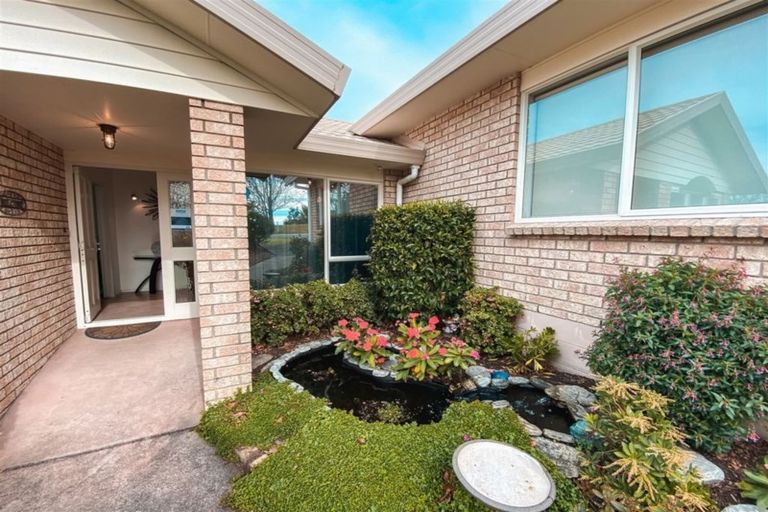 Photo of property in 133 Awaroa Road, Sunnyvale, Auckland, 0612
