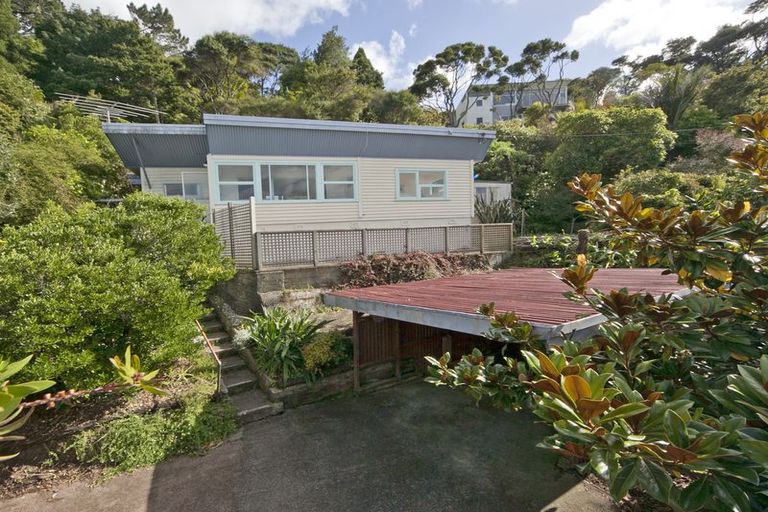 Photo of property in 15 Kauri Point Road, Laingholm, Auckland, 0604