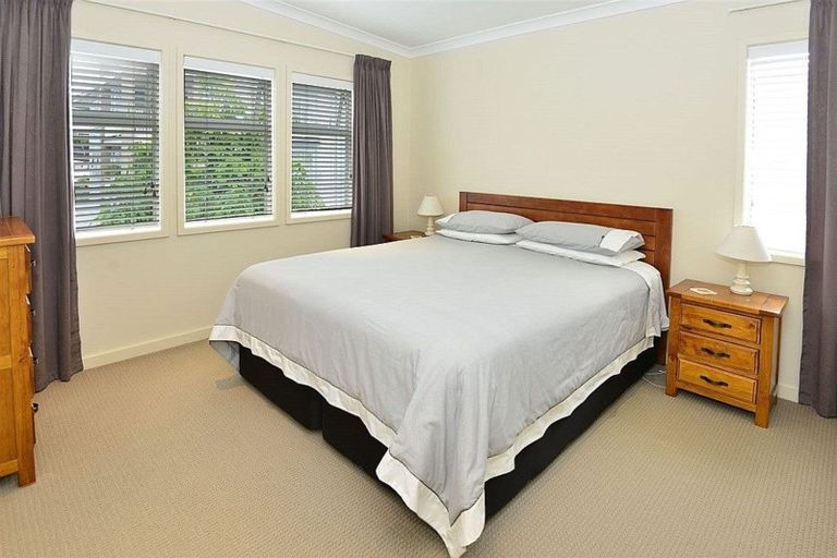 Photo of property in 42 Parkside Drive, Orewa, 0931