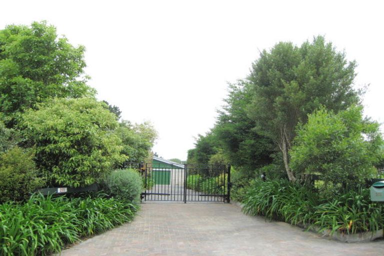 Photo of property in 211 Razorback Road, Bombay, Pokeno, 2472