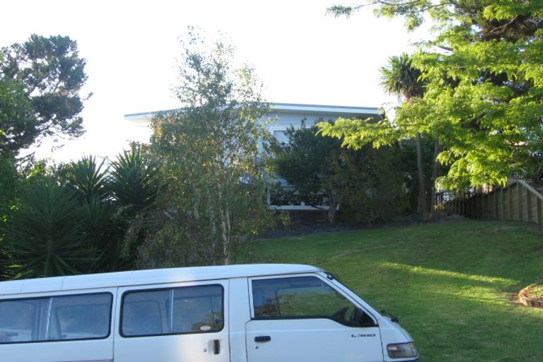 Photo of property in 4 Cheryl Place, Hillcrest, Auckland, 0627