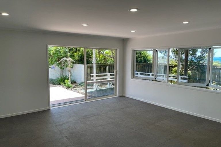 Photo of property in 61 Parr Terrace, Castor Bay, Auckland, 0620