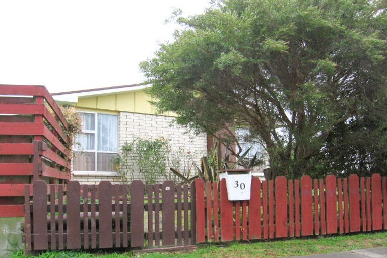 Photo of property in 30 Dewe Avenue, Feilding, 4702