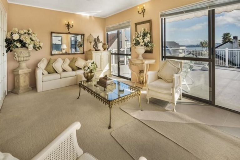 Photo of property in 2/20 Takutai Avenue, Bucklands Beach, Auckland, 2012