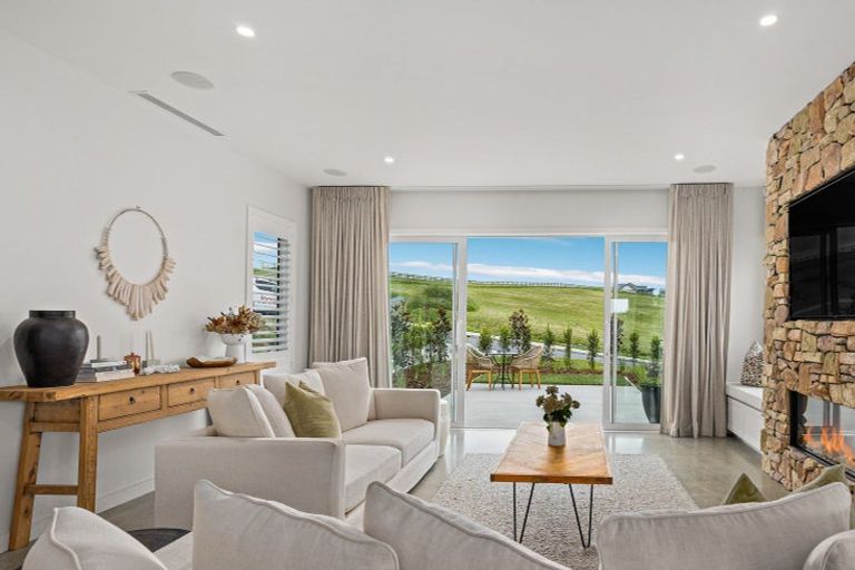 Photo of property in 11 Moya Drive, Matakana, 0985