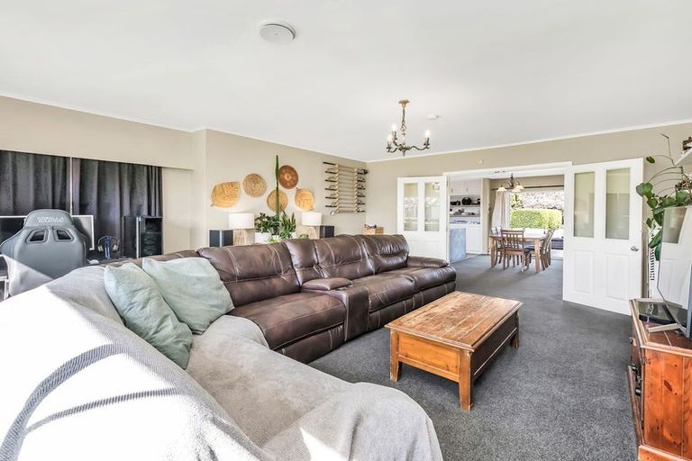 Photo of property in 35 Leeston And Lake Road, Leeston, 7632