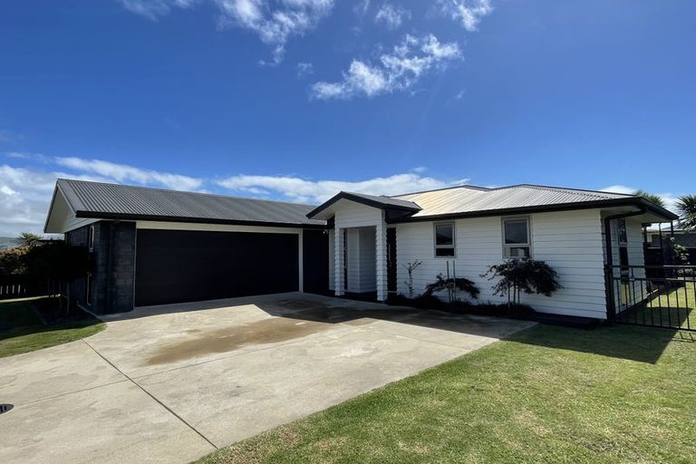 Photo of property in 8 Batty Street, Papamoa Beach, Papamoa, 3118