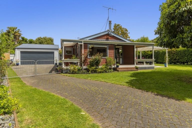 Photo of property in 19 Links View Drive, Omokoroa, 3114