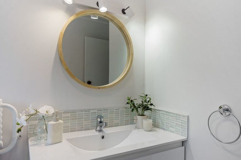 Photo of property in 62 Queens Road, Waikanae Beach, Waikanae, 5036