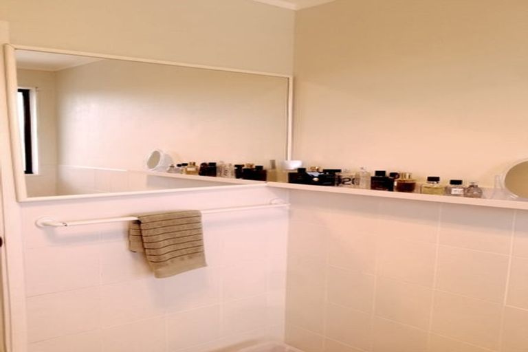 Photo of property in 2 Corric Hill, Torbay, Auckland, 0630