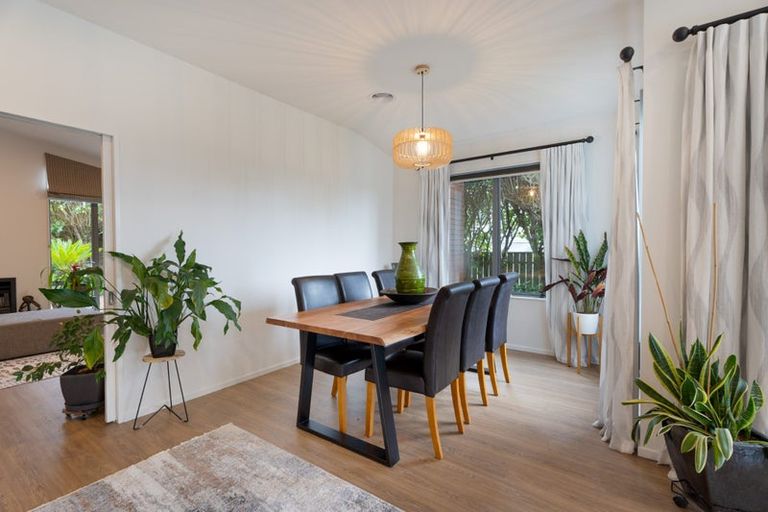 Photo of property in 39 Winsley Terrace, Churton Park, Wellington, 6037