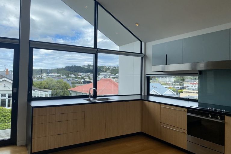 Photo of property in 76 Brougham Street, Mount Victoria, Wellington, 6011