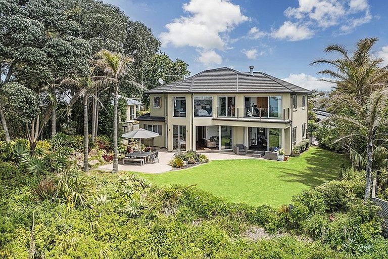 Photo of property in 24 Cliff Road, Torbay, Auckland, 0630