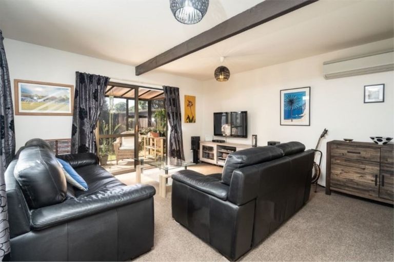 Photo of property in 1/524 Marine Parade, South New Brighton, Christchurch, 8062