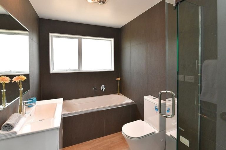 Photo of property in 702a East Coast Road, Pinehill, Auckland, 0632