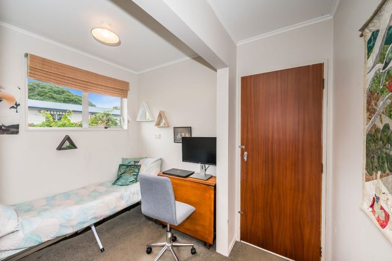 Photo of property in 42 Ruapehu Street, Paraparaumu, 5032