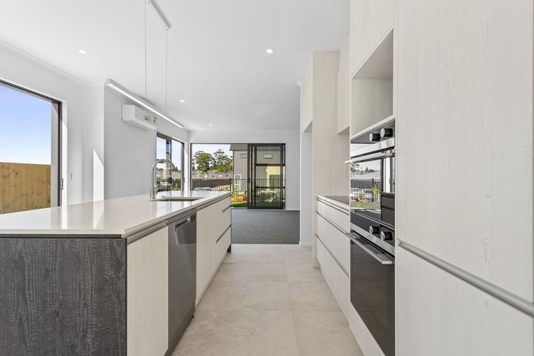 Photo of property in 106 Symes Drive, Red Beach, 0932