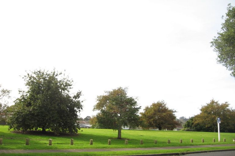 Photo of property in 18 Blanche Way, Half Moon Bay, Auckland, 2012