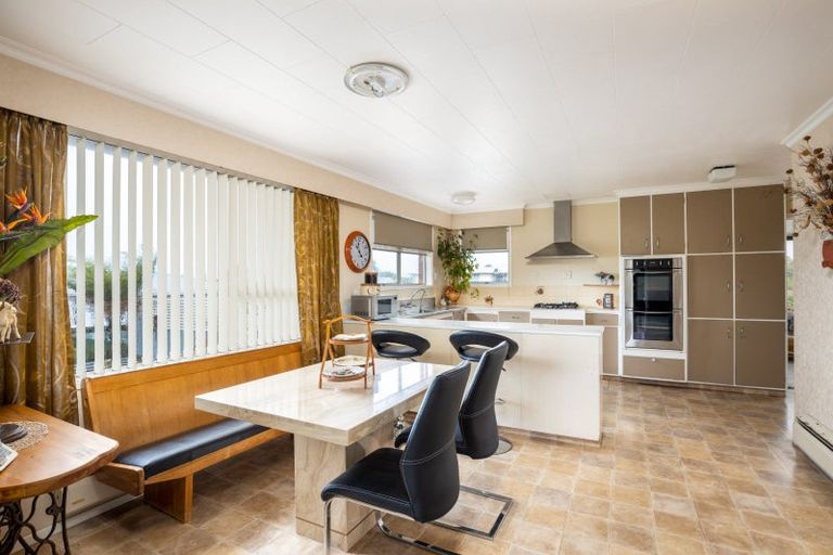 Photo of property in 42 Park Lane, Waitara, 4320