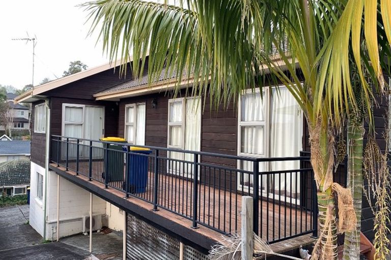 Photo of property in 4 Lynngate Place, Hillcrest, Auckland, 0627