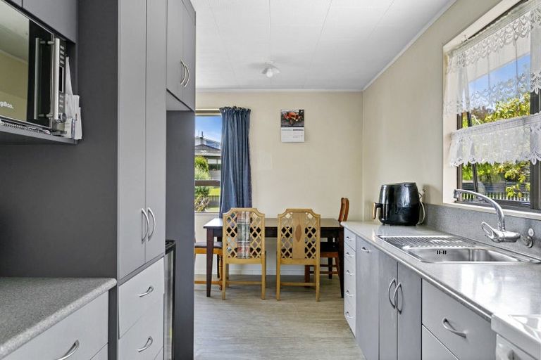 Photo of property in 6 Holland Grove, Richmond Heights, Taupo, 3330
