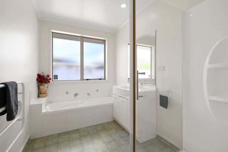 Photo of property in 6 Saint Johns Avenue, Hamilton East, Hamilton, 3216