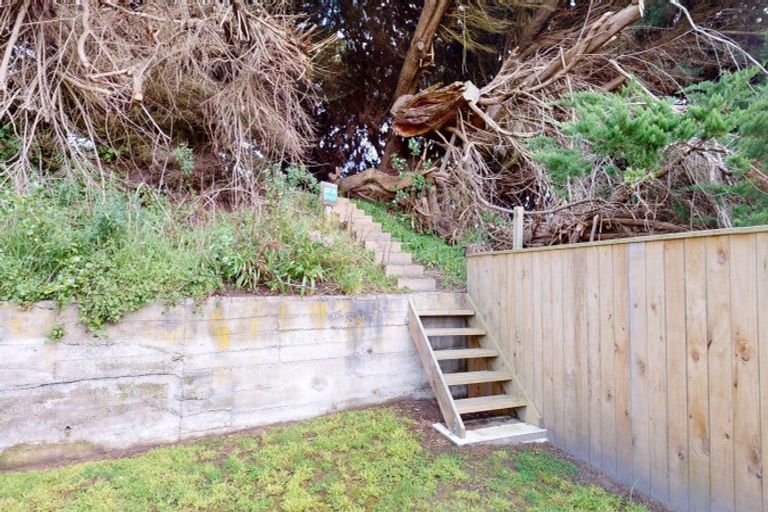 Photo of property in 135 Rua Avenue, Waitarere Beach, Levin, 5510