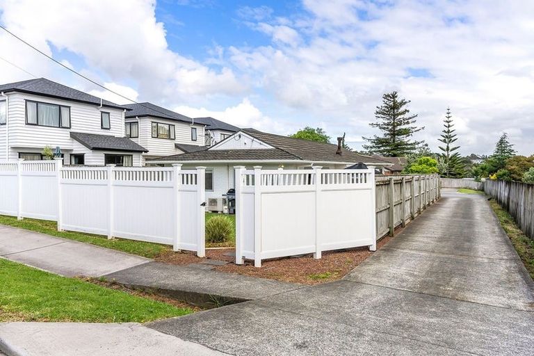 Photo of property in 55 Matipo Road, Te Atatu Peninsula, Auckland, 0610