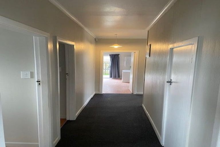Photo of property in 24 Airdrie Road, Ranui, Auckland, 0612