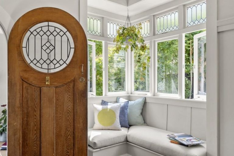 Photo of property in 21 Rattray Street, Devonport, Auckland, 0624