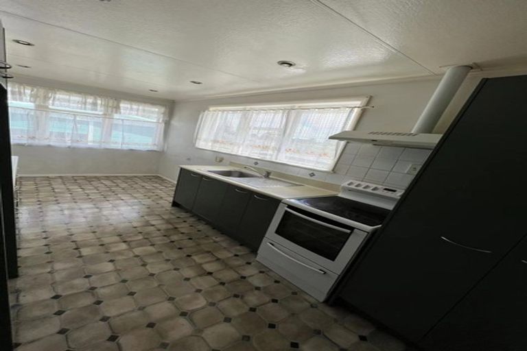 Photo of property in 15 Mayflower Close, Mangere East, Auckland, 2024