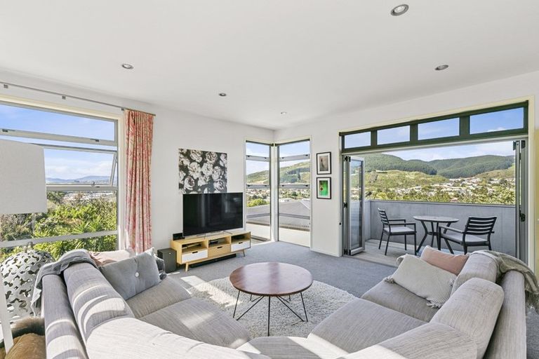 Photo of property in 27a Fyvie Avenue, Tawa, Wellington, 5028