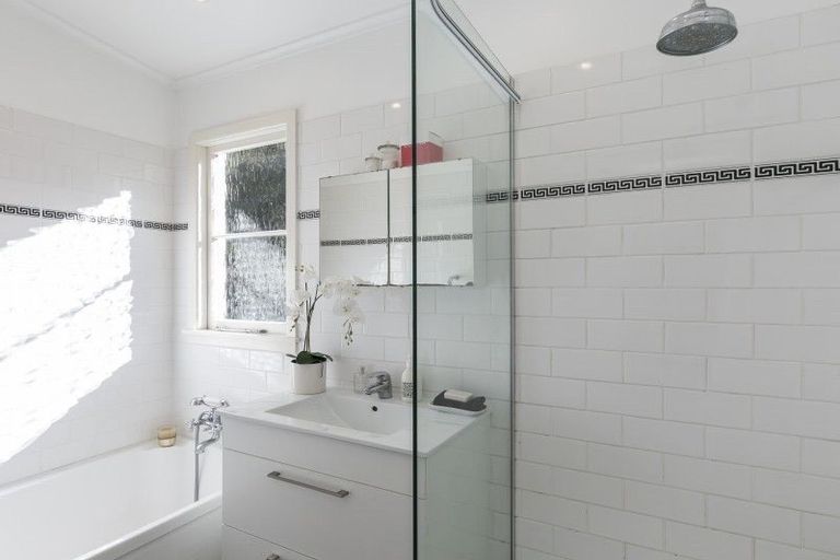 Photo of property in 7 Omar Street, Khandallah, Wellington, 6035