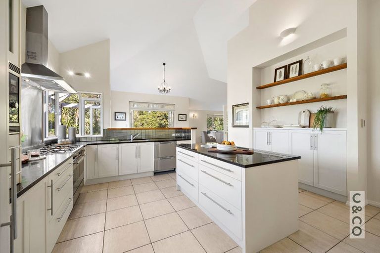 Photo of property in 832 Old North Road, Waimauku, 0882