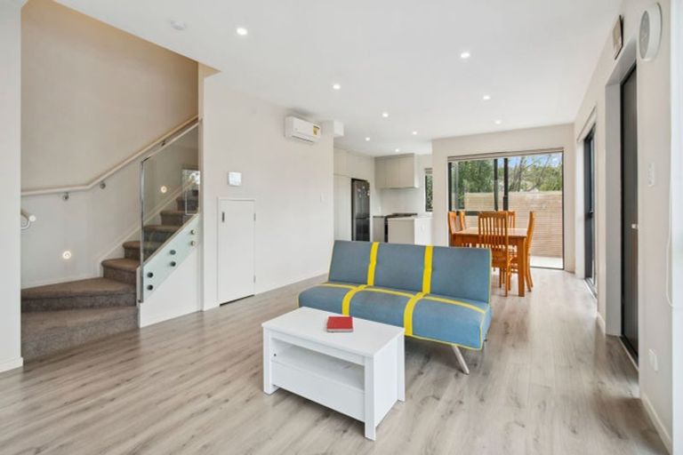 Photo of property in 6a Blenheim Street, Glenfield, Auckland, 0629