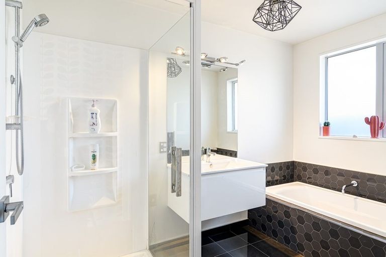 Photo of property in 6 Puketutu Grove, Motueka, 7120