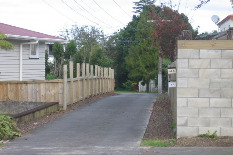 Photo of property in 1/64 Waimumu Road, Massey, Auckland, 0614