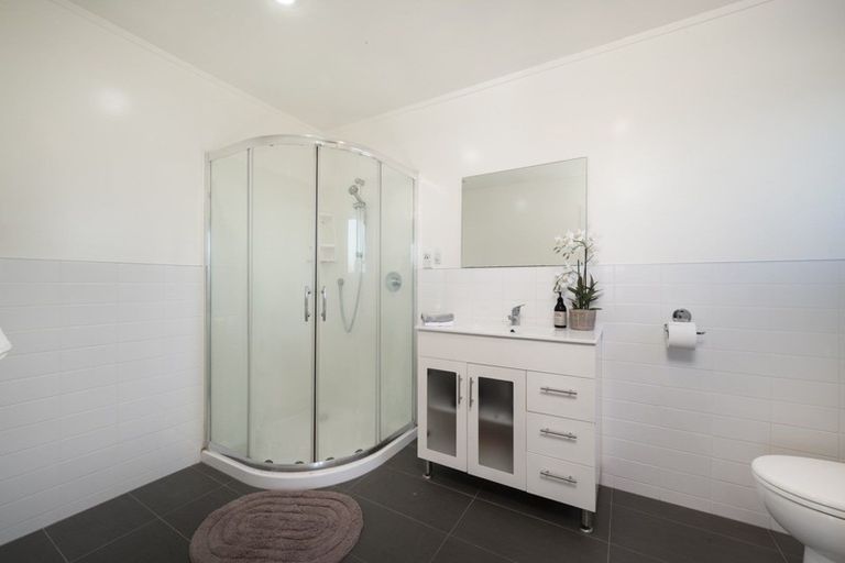 Photo of property in 6 Rosina Place, Pakuranga, Auckland, 2010