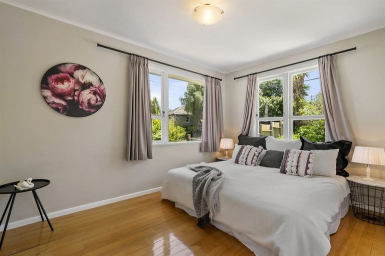 Photo of property in 1/24 Lyttelton Avenue, Forrest Hill, Auckland, 0620