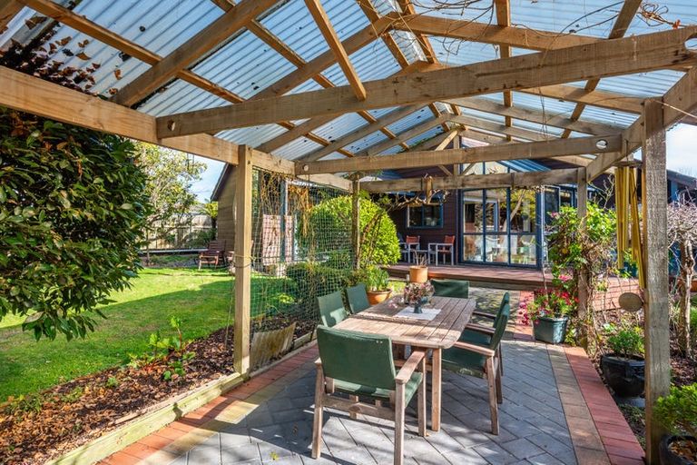 Photo of property in 11 Karu Crescent, Waikanae, 5036