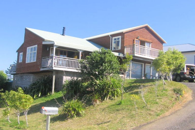 Photo of property in 117 Centennial Drive, Whitianga, 3510