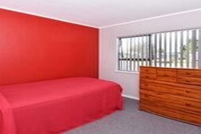 Photo of property in 2/11 Burundi Avenue, Clendon Park, Auckland, 2103