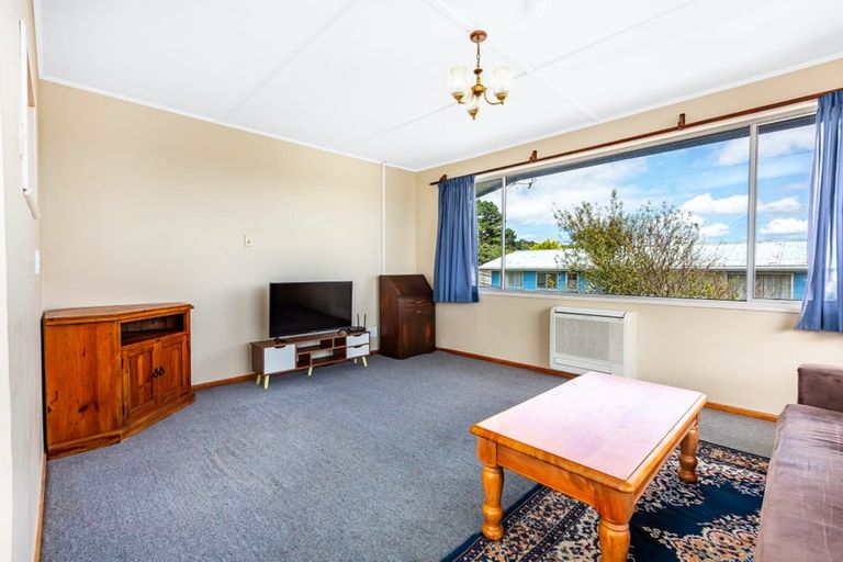 Photo of property in 46 Arahura Crescent, Waitangirua, Porirua, 5024