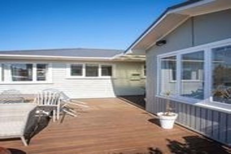 Photo of property in 84a Triangle Road, Massey, Auckland, 0614