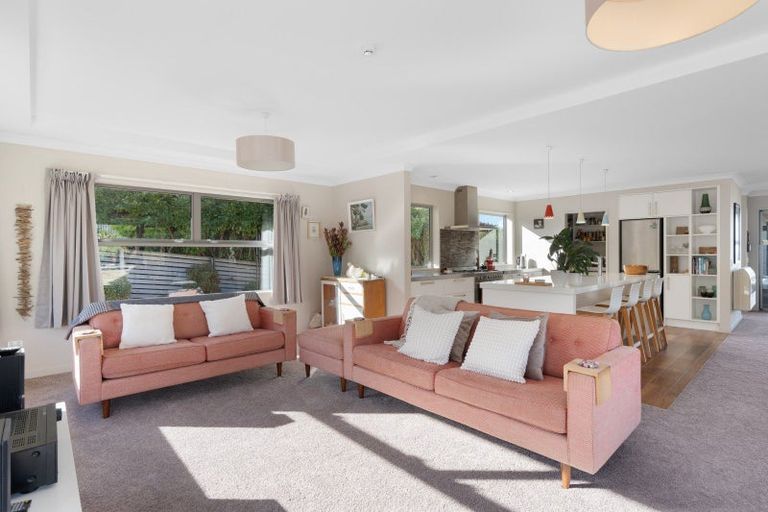 Photo of property in 37 Highgrove, Saint Clair, Dunedin, 9012