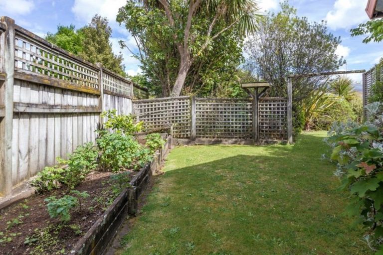 Photo of property in 12 Runuku Grove, Turangi, 3334