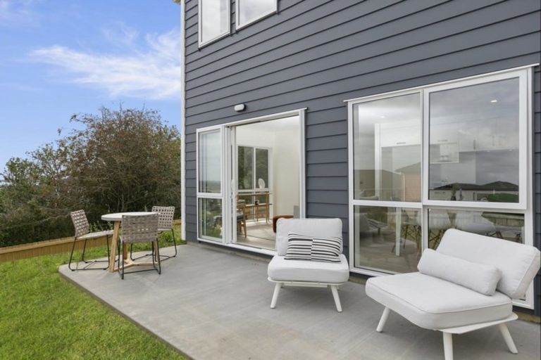 Photo of property in 124 Joseph Street, Flat Bush, Auckland, 2019