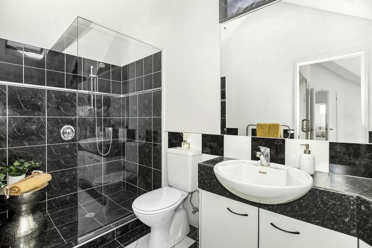 Photo of property in 82 Glenross Drive, Wattle Downs, Auckland, 2103