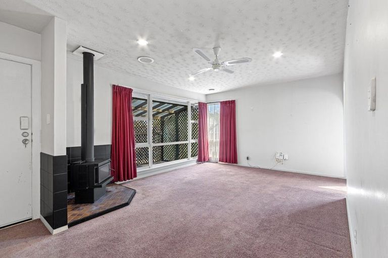 Photo of property in 4 Carisbrooke Street, Aranui, Christchurch, 8061